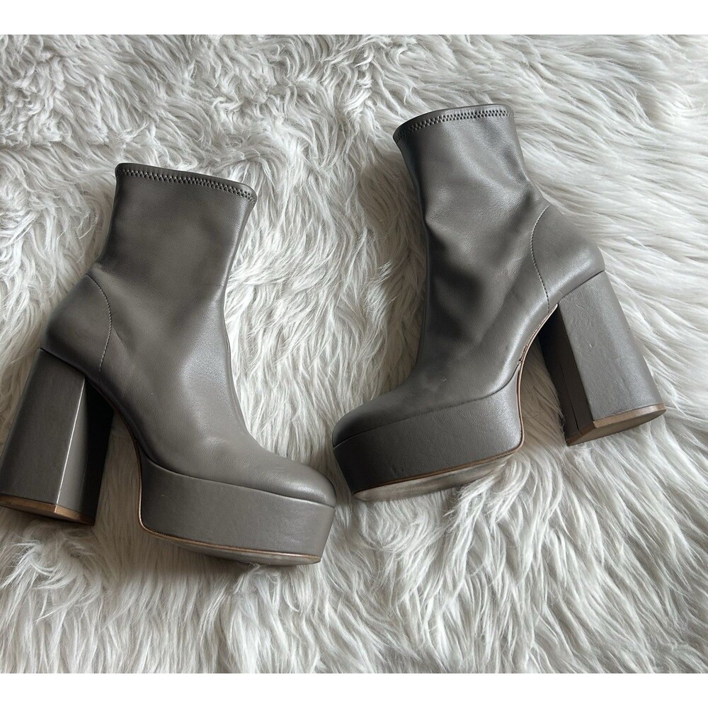 Steve Madden Size 10 Y2K Chunky Platform Boots Gray Faux Leather Lilly 4.75”